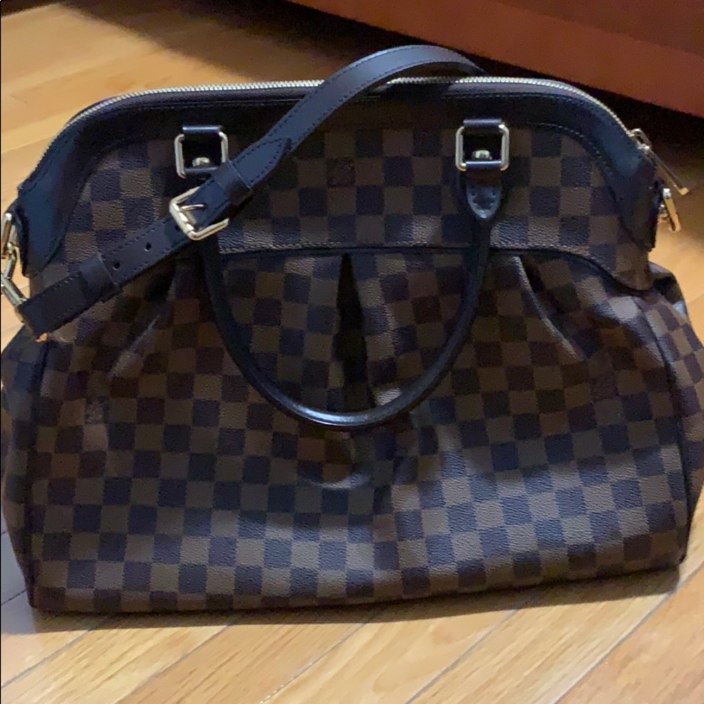 LV Trevi GM Damier
